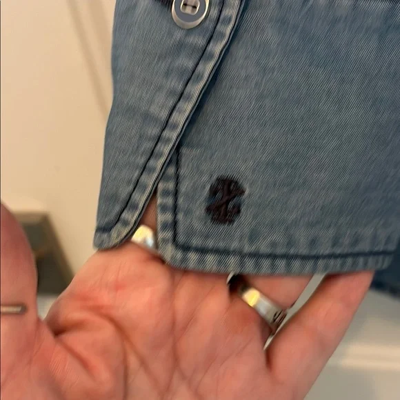 Izod Blue Denim Long Sleeve Button-Up Shirt - Picture 4 of 4